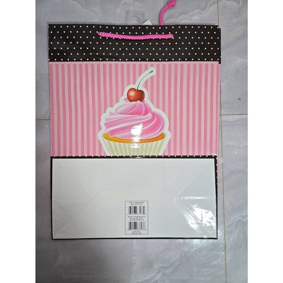 20/$12 "Happy Birthday" Pink Cupcake Party Gift Bag - Picture 2 of 2